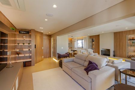 Apartamento à venda com 190m², 4 quartos e 3 vagas Apartamento à venda com 190m², 4 quartos e 3 vagasSala