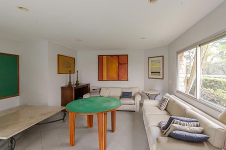 Apartamento à venda com 190m², 4 quartos e 3 vagas Apartamento à venda com 190m², 4 quartos e 3 vagasÁrea comum - Sala de Jogos