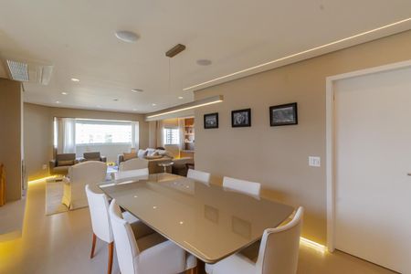 Apartamento à venda com 190m², 4 quartos e 3 vagas Apartamento à venda com 190m², 4 quartos e 3 vagasSala de Jantar