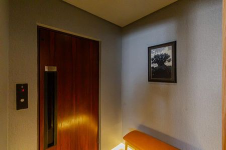 Apartamento à venda com 190m², 4 quartos e 3 vagas Apartamento à venda com 190m², 4 quartos e 3 vagasElevador