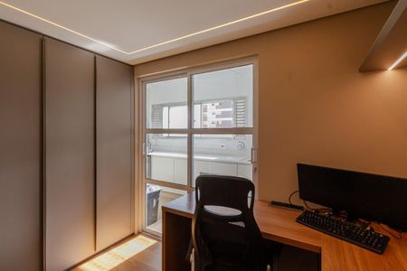 Apartamento à venda com 190m², 4 quartos e 3 vagas Apartamento à venda com 190m², 4 quartos e 3 vagasEscritório
