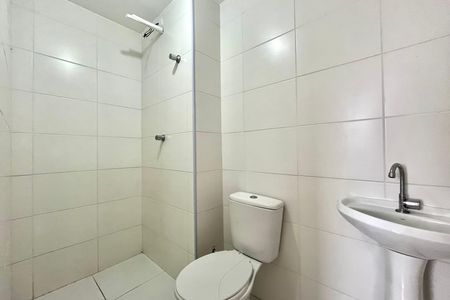 Banheiro da Suíte de apartamento para alugar com 1 quarto, 38m² em Jardim Itacolomi, São Paulo