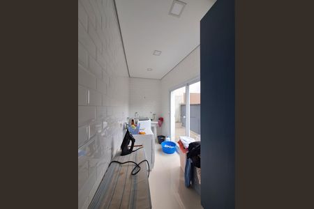 Casa de condomínio à venda com 400m², 4 quartos e 5 vagas Casa de condomínio à venda com 400m², 4 quartos e 5 vagasÁrea de Serviço
