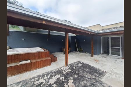 Casa de condomínio à venda com 400m², 4 quartos e 5 vagas Casa de condomínio à venda com 400m², 4 quartos e 5 vagasVaranda Quarto 1