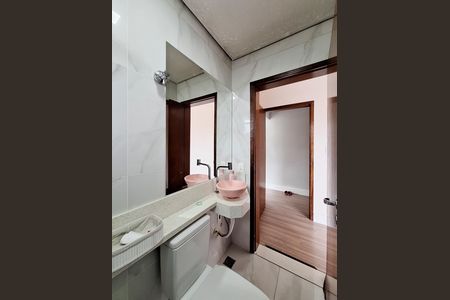 Casa de condomínio à venda com 400m², 4 quartos e 5 vagas Casa de condomínio à venda com 400m², 4 quartos e 5 vagasBanheiro Quarto 3