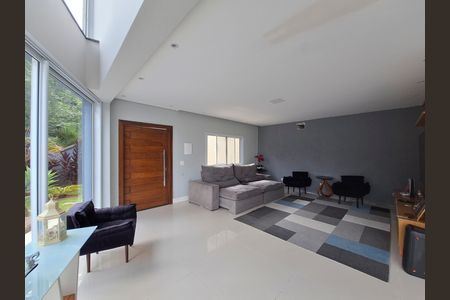 Casa de condomínio à venda com 400m², 4 quartos e 5 vagas Casa de condomínio à venda com 400m², 4 quartos e 5 vagasSala