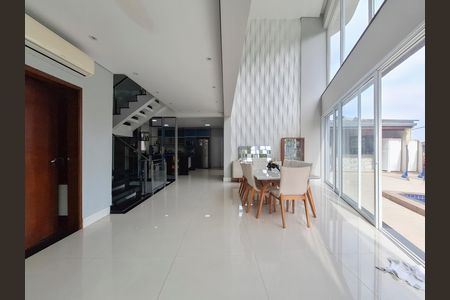 Casa de condomínio à venda com 400m², 4 quartos e 5 vagas Casa de condomínio à venda com 400m², 4 quartos e 5 vagasSala