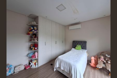 Casa de condomínio à venda com 400m², 4 quartos e 5 vagas Casa de condomínio à venda com 400m², 4 quartos e 5 vagasQuarto 3