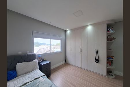 Casa de condomínio à venda com 400m², 4 quartos e 5 vagas Casa de condomínio à venda com 400m², 4 quartos e 5 vagasQuarto 2