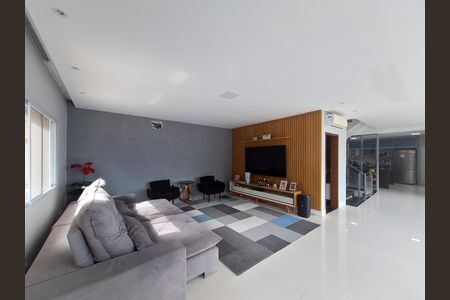 Casa de condomínio à venda com 400m², 4 quartos e 5 vagas Casa de condomínio à venda com 400m², 4 quartos e 5 vagasSala