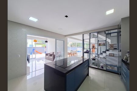 Casa de condomínio à venda com 400m², 4 quartos e 5 vagas Casa de condomínio à venda com 400m², 4 quartos e 5 vagasCozinha
