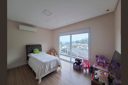 Casa de condomínio à venda com 400m², 4 quartos e 5 vagas Casa de condomínio à venda com 400m², 4 quartos e 5 vagasQuarto 3