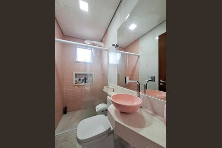 Casa de condomínio à venda com 400m², 4 quartos e 5 vagas Casa de condomínio à venda com 400m², 4 quartos e 5 vagasBanheiro Quarto 3