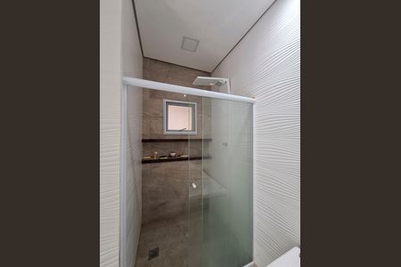 Casa de condomínio à venda com 400m², 4 quartos e 5 vagas Casa de condomínio à venda com 400m², 4 quartos e 5 vagasBanheiro Quarto 4