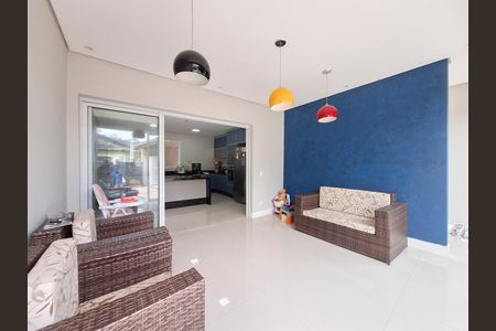 Casa de condomínio à venda com 400m², 4 quartos e 5 vagas Casa de condomínio à venda com 400m², 4 quartos e 5 vagasSaleta
