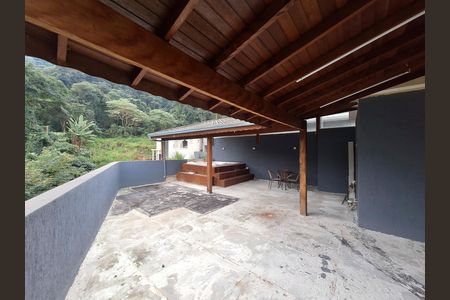 Casa de condomínio à venda com 400m², 4 quartos e 5 vagas Casa de condomínio à venda com 400m², 4 quartos e 5 vagasVaranda Quarto 1