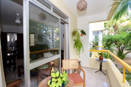 Casa de condomínio para alugar com 78m², 2 quartos e 1 vagaVaranda