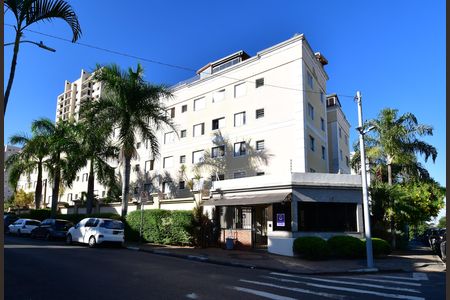 Apartamento à venda com 90m², 2 quartos e 1 vagaFachada e portaria