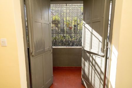 Apartamento para alugar com 100m², 3 quartos e sem vaga Apartamento para alugar com 100m², 3 quartos e sem vagaPorta do Quarto para Varanda