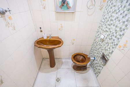 Casa para alugar com 200m², 3 quartos e 6 vagas Casa para alugar com 200m², 3 quartos e 6 vagasBanheiro social