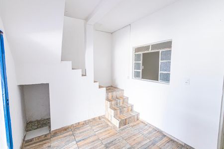 Casa para alugar com 200m², 3 quartos e 6 vagas Casa para alugar com 200m², 3 quartos e 6 vagasSala