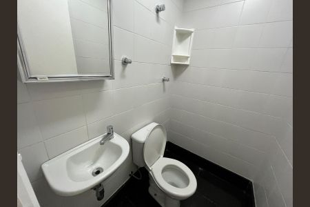 Apartamento à venda com 240m², 4 quartos e 4 vagas Apartamento à venda com 240m², 4 quartos e 4 vagasBanheiro