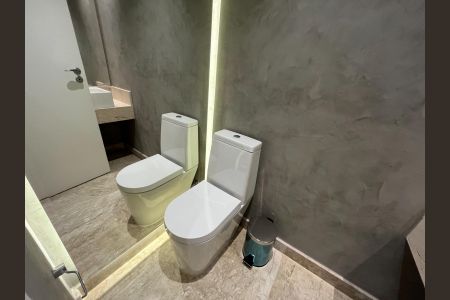 Apartamento à venda com 240m², 4 quartos e 4 vagas Apartamento à venda com 240m², 4 quartos e 4 vagasBanheiro