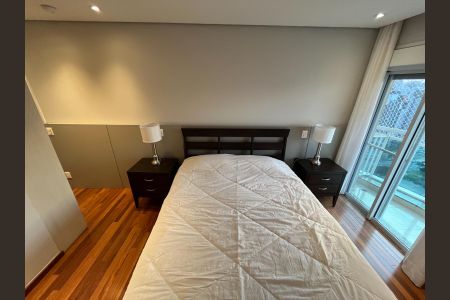 Apartamento à venda com 240m², 4 quartos e 4 vagas Apartamento à venda com 240m², 4 quartos e 4 vagasQuarto