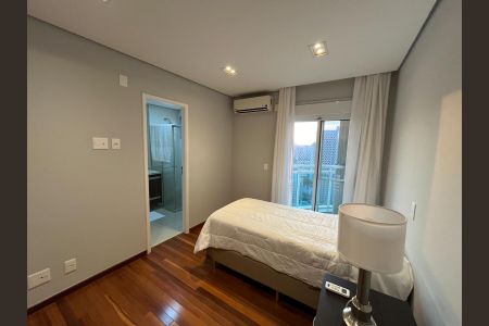 Apartamento à venda com 240m², 4 quartos e 4 vagas Apartamento à venda com 240m², 4 quartos e 4 vagasQuarto