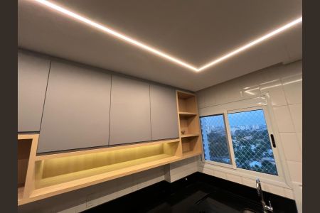 Apartamento à venda com 240m², 4 quartos e 4 vagas Apartamento à venda com 240m², 4 quartos e 4 vagasCozinha