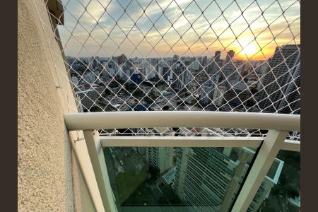 Apartamento à venda com 240m², 4 quartos e 4 vagas Apartamento à venda com 240m², 4 quartos e 4 vagasVaranda