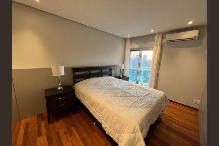 Apartamento à venda com 240m², 4 quartos e 4 vagas Apartamento à venda com 240m², 4 quartos e 4 vagasQuarto