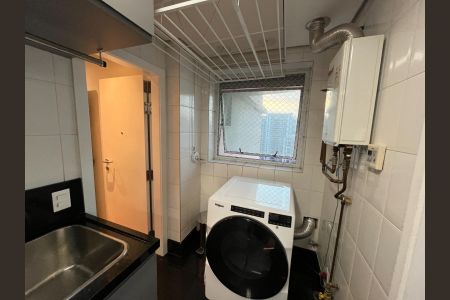 Apartamento à venda com 240m², 4 quartos e 4 vagas Apartamento à venda com 240m², 4 quartos e 4 vagasLavanderia