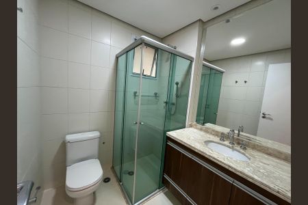 Apartamento à venda com 240m², 4 quartos e 4 vagas Apartamento à venda com 240m², 4 quartos e 4 vagasBanheiro
