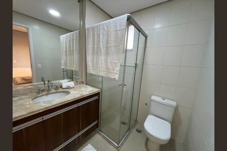 Apartamento à venda com 240m², 4 quartos e 4 vagas Apartamento à venda com 240m², 4 quartos e 4 vagasBanheiro