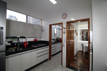 Apartamento à venda com 120m², 3 quartos e 2 vagasCozinha