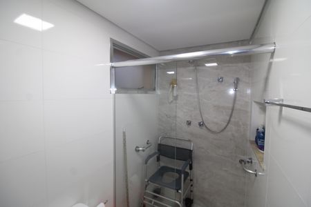 Apartamento à venda com 120m², 3 quartos e 2 vagasBanheiro social