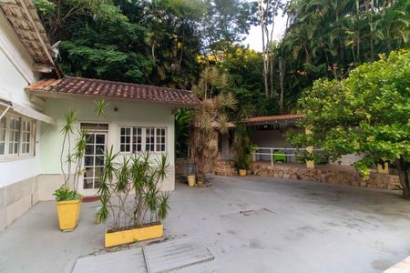 Casa de condomínio à venda com 362m², 5 quartos e 2 vagas