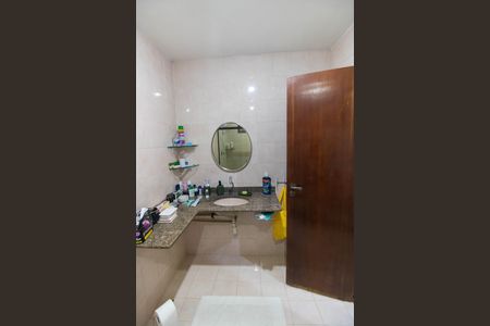 Casa de condomínio à venda com 362m², 5 quartos e 2 vagas Casa de condomínio à venda com 362m², 5 quartos e 2 vagasBanheiro da Suíte 3