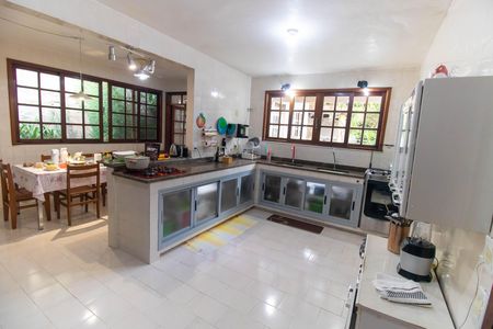 Casa de condomínio à venda com 362m², 5 quartos e 2 vagas