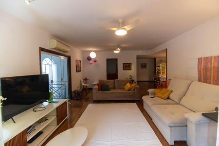 Casa de condomínio à venda com 362m², 5 quartos e 2 vagas