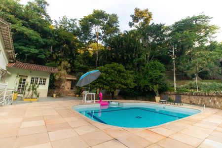 Casa de condomínio à venda com 362m², 5 quartos e 2 vagas