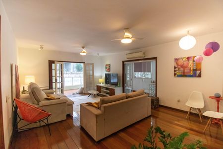 Casa de condomínio à venda com 362m², 5 quartos e 2 vagas
