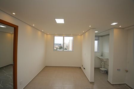 Sala/cozinha de apartamento para alugar com 2 quartos, 35m² em Vila Antonieta, São Paulo