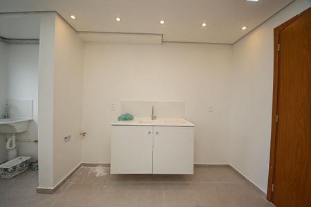 Sala/cozinha de apartamento para alugar com 2 quartos, 35m² em Vila Antonieta, São Paulo