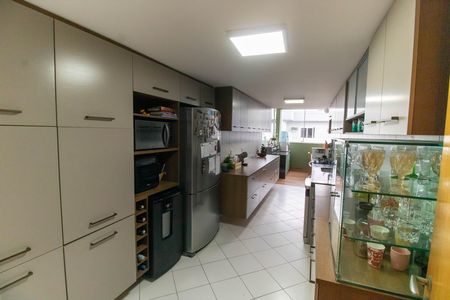Apartamento para alugar com 202m², 3 quartos e 3 vagasCozinha