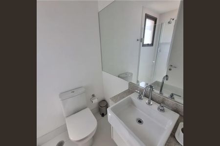 Banheiro  de apartamento à venda com 2 quartos, 105m² em Indianópolis, São Paulo