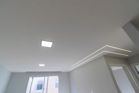 Sala de apartamento para alugar com 2 quartos, 45m² em Brás de Pina, Rio de Janeiro