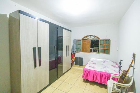 Casa à venda com 432m², 5 quartos e 4 vagasQuarto 2 - Casa 01