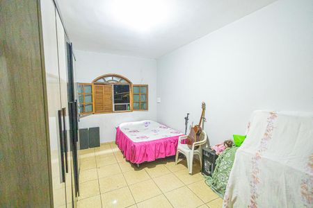 Casa à venda com 432m², 5 quartos e 4 vagasQuarto 2 - Casa 01